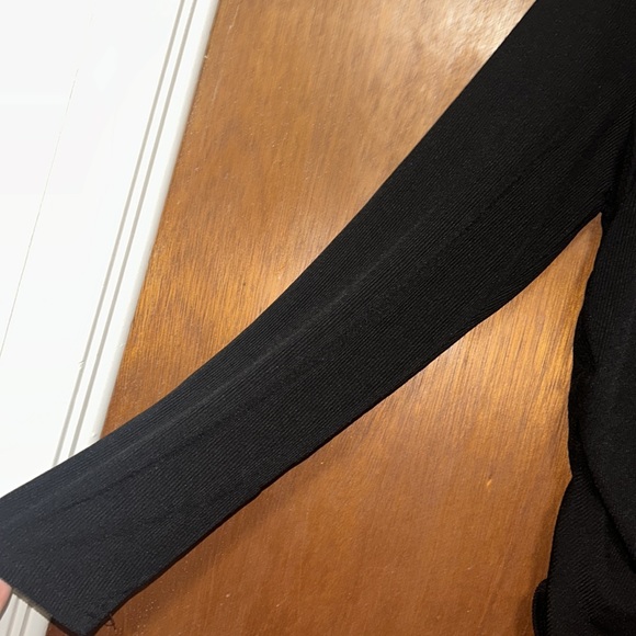 PLUS RUCHED DETAIL KEYHOLE TOP - Picture 3 of 12